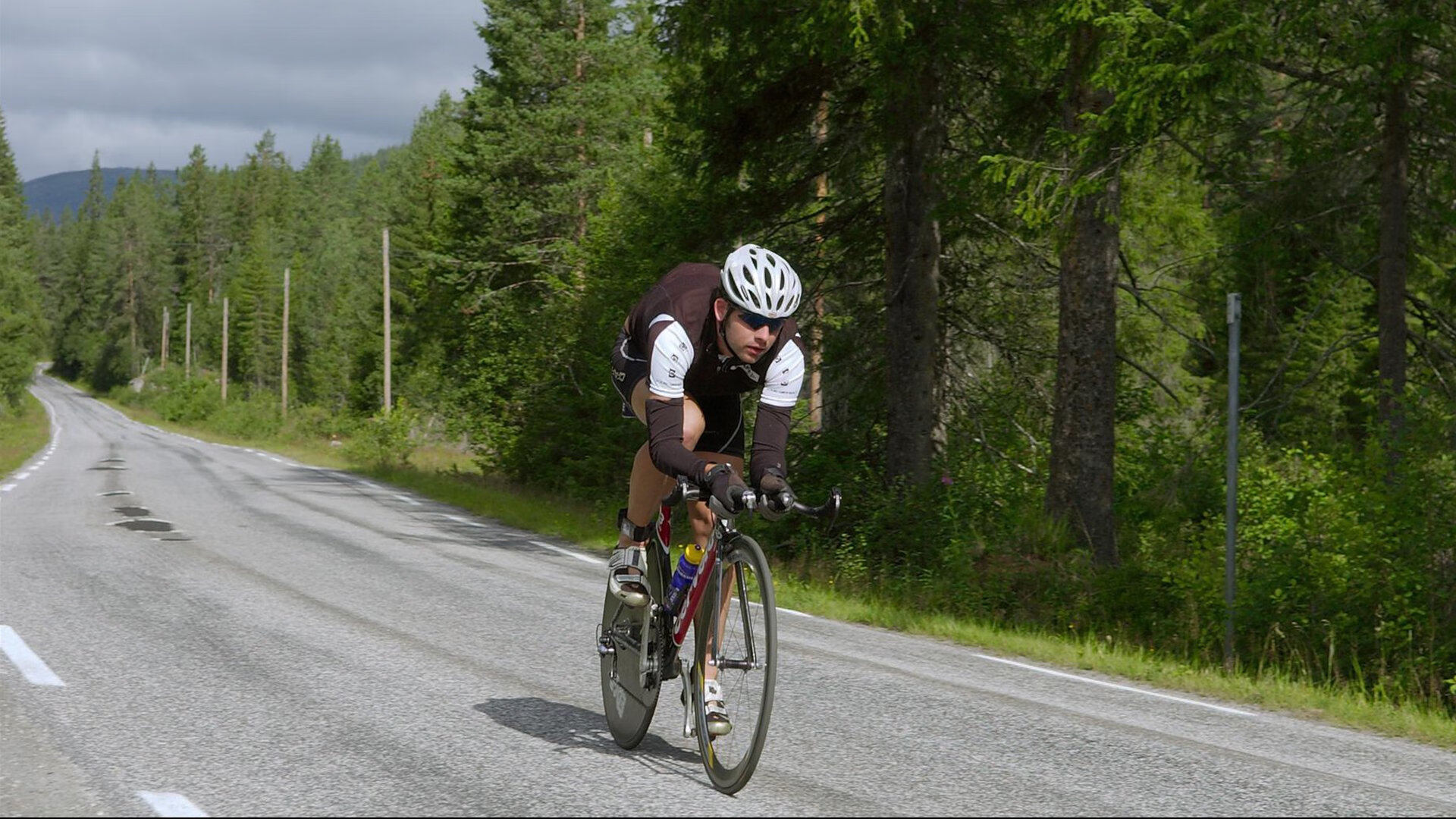 kaiyun开云体育-“跑步+亲情！牛仔3K亲子跑在香港温馨启程”