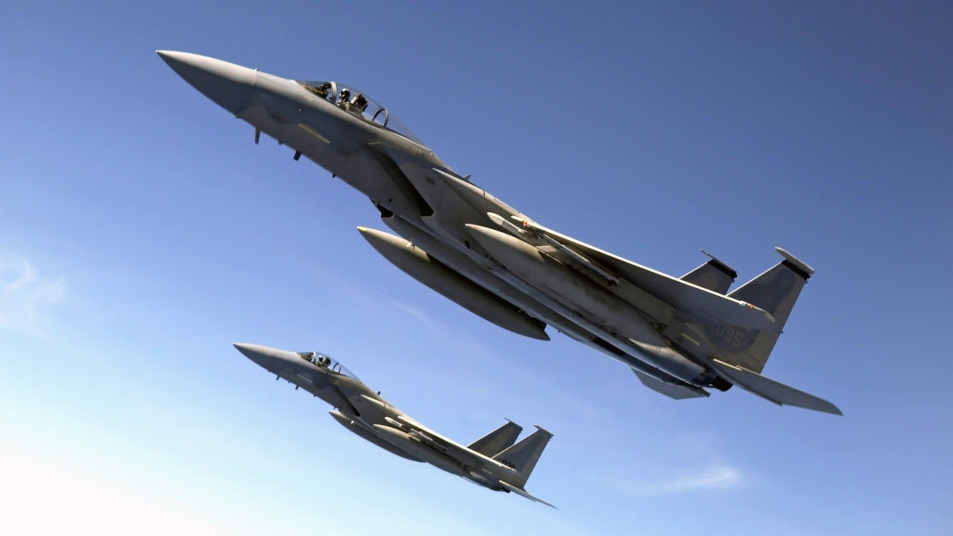 后卫线竞争激烈谁能成为国家队新大脑,后卫什么